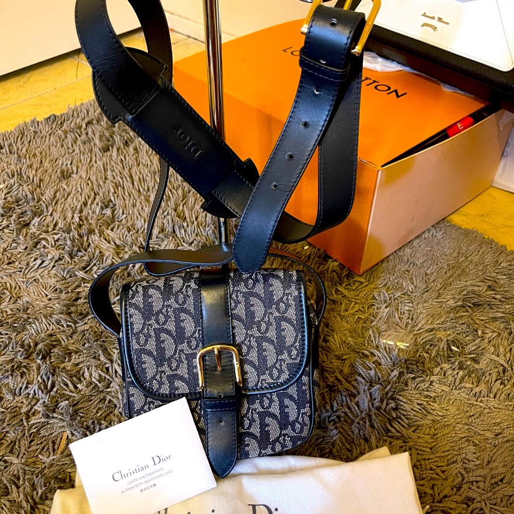 ‼️SOLD‼️Authentic Christian Dior Mini Crossbody Messenger
